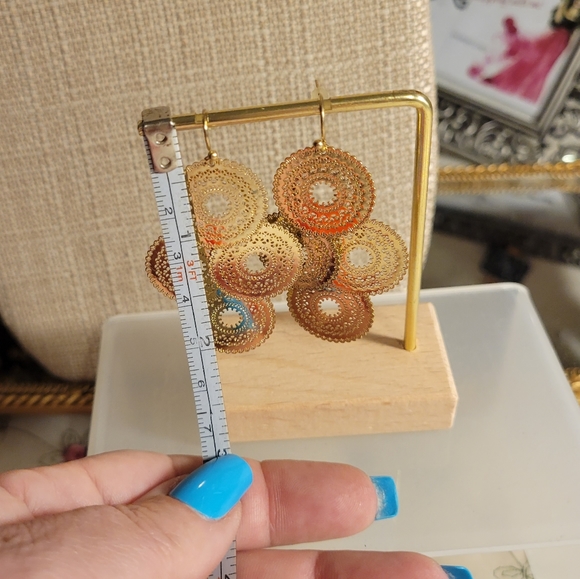 EXPRESS gold Filigree earrings like new. - Picture 3 of 8